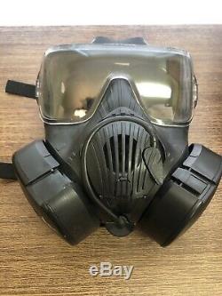 M50 Genuine Military Issue Gas Mask Medium Army Air Force. Size Medium. Used