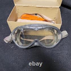 Vintage WWII US ARMY AIR FORCES TYPE B-8 FLYING GOGGLES BOXED Polaroid Corp