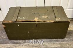 Vintage Wooden WW2 US Army Footlocker with Clothing Chest Trunk Military Air Force