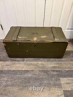 Vintage Wooden WW2 US Army Footlocker with Clothing Chest Trunk Military Air Force