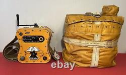 WW2 U. S Army Air Force Gibson Girl SCR-578 Survival Radio Transmitter Set