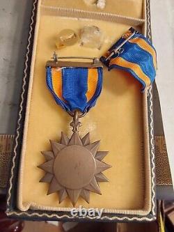 WWII US Army Air Corps Force Boxed Air Medal w Full Wrapped Brooch