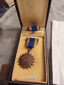 WWII US Army Air Corps Force Boxed Air Medal w Full Wrapped Brooch