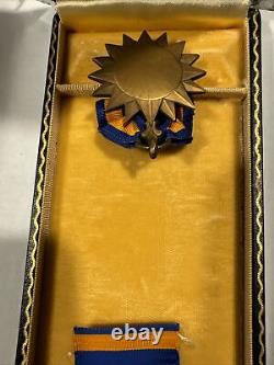 WWII US Army Air Corps Force Boxed Air Medal w Full Wrapped Brooch BA