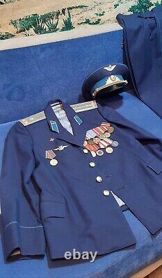 Ancien Officier D'uniforme Militaire Soviétique Armée De L'air Colonel De L'urss. Original