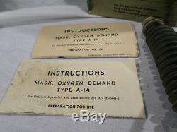 Armée De L'air Des États-unis De La Seconde Guerre Mondiale Type A-14 Masques À Oxygène Dans Une Boîte