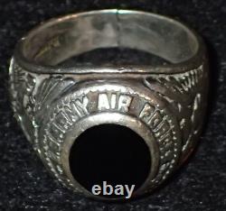 Bague en argent sterling avec l'insigne du pilote de Moody Field de l'US Army Air Forces de la Seconde Guerre mondiale à Wichita, KS.