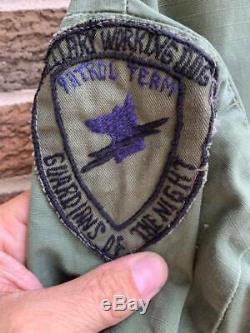 Chemise Brodée Personnalisée Du Vintage K-9 Corps De L'armée Avec Des Correctifs Base Aérienne De Clark
