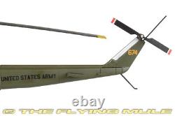 Force aérienne 1 148 UH-1 Huey US Army 116e AHC Hornets