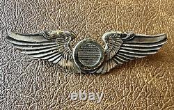 In French, the title would be: 'Insigne d'observateur d'aéronefs de l'US Army Air Force USAAF de la Seconde Guerre mondiale en argent sterling'