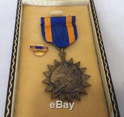 La Médaille Aérienne Gravée Du Corps De L'armée De L'air Des États-unis Est Nommée T / Sgt Alexander Fisher A. C