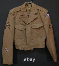 La veste Ike de classe A de l'armée de l'air des États-Unis de la Seconde Guerre mondiale, coupée par le tailleur, FI RHODES