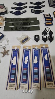 Lot de Médailles, Épingles, Barres, Patches, Boutons de Rang de l'Armée de l'Air des États-Unis Vintage