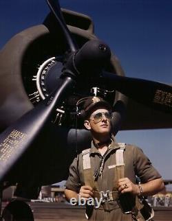Lunettes de soleil et divers objets de l'héritage d'un vétéran de l'Armée de l'Air américaine pendant la Seconde Guerre mondiale (WW II)