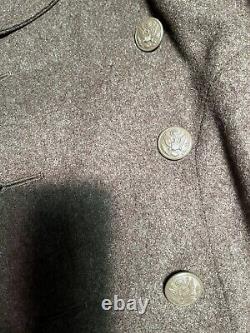 Manteau en laine longue olive avec insigne de grade de militaire de l'armée de l'Air de la Seconde Guerre mondiale, taille 36 SM.