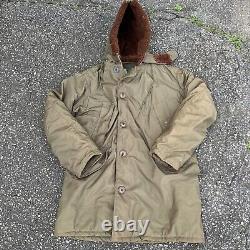 OG VTG WW2 1940s B9 Parka US ARMY AIR FORCE Flight Coat Jacket Conmar<br/>
<br/> 	Traduction : Parka B9 OG VTG de la Seconde Guerre mondiale des années 1940 de l'US ARMY AIR FORCE avec veste de vol Conmar