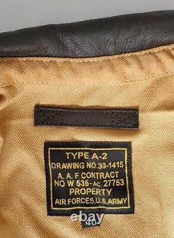 Veste de bombardier en cuir brun de type A-2 de l'US Army Air Force, taille 40 pour hommes.